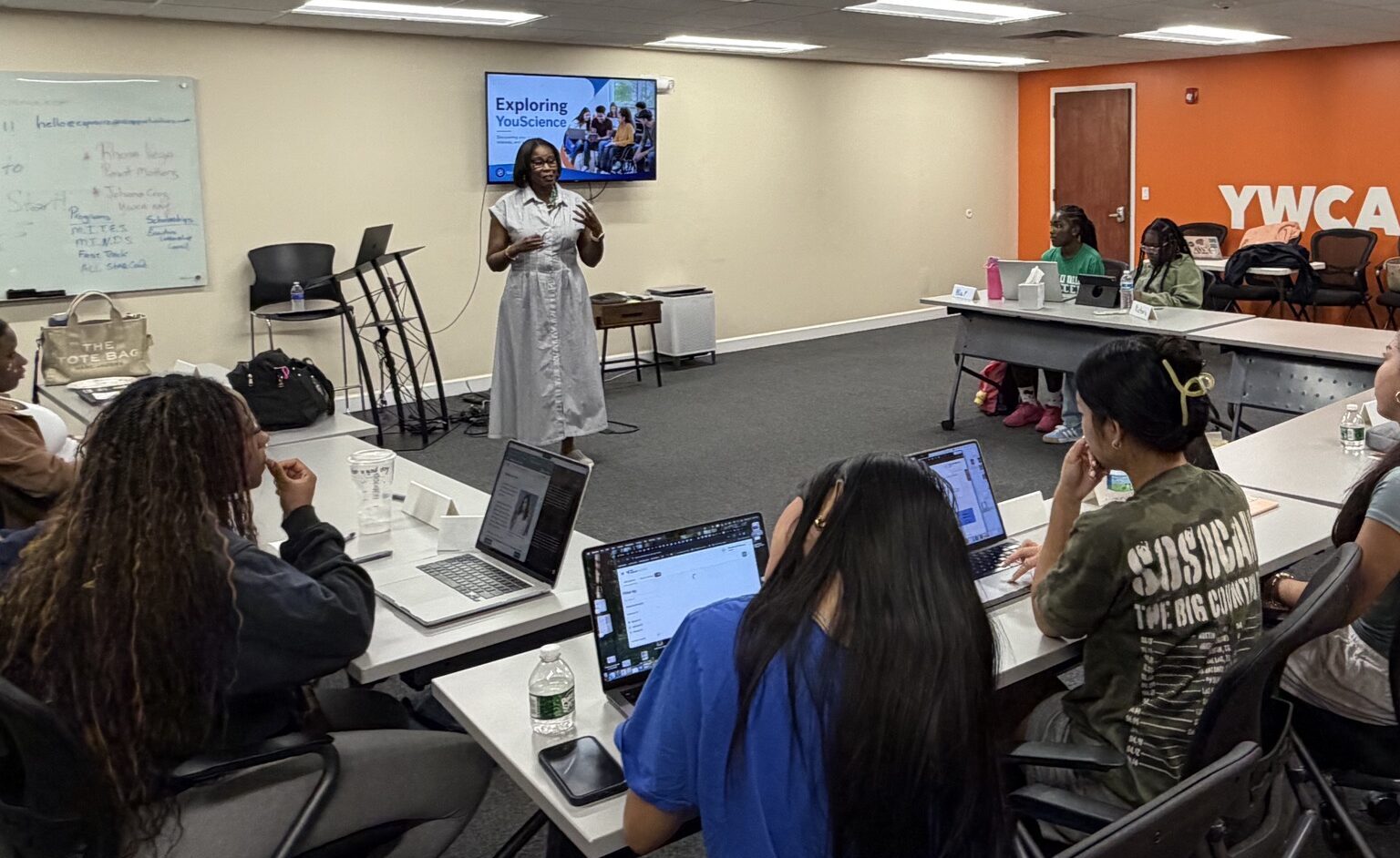 Lattelle Reaves leads a Jump Start session for high school students at YWCA Northern New Jersey