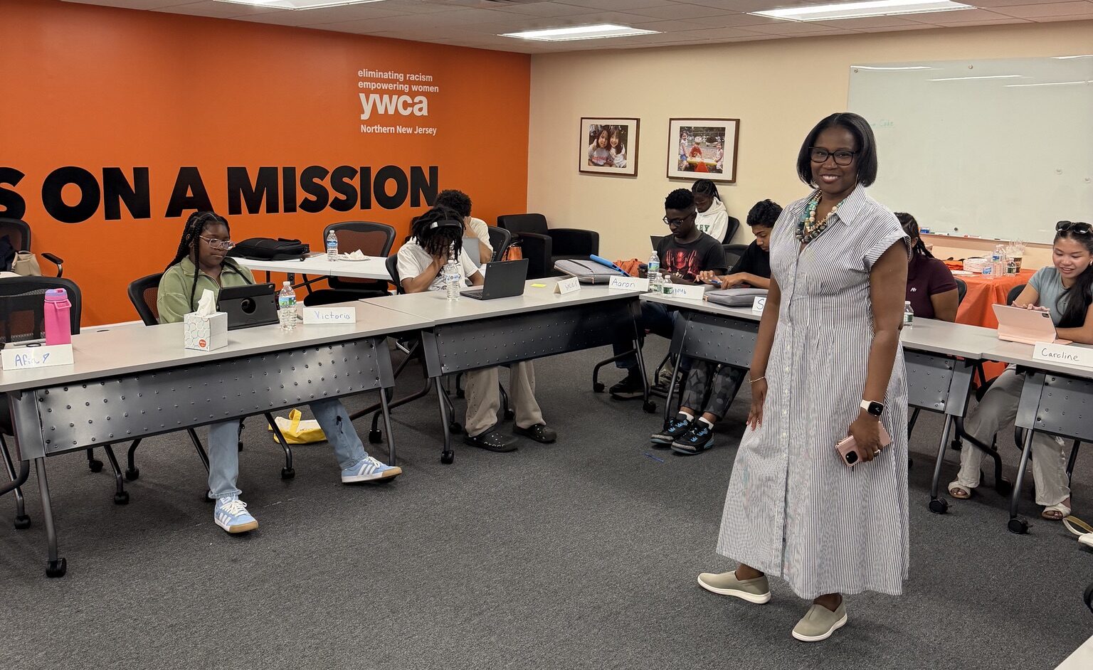 Lattelle Reaves with Jump Start students at YWCA Northern New Jersey in Hackensack
